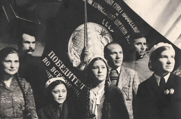 Лениногор кәсіпорындарының озаттары – Бүкілодақтық түсті металлургия кәсіпорындары жарысының жеңімпаздары. 1942 ж. 