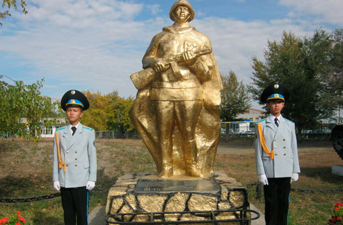 «Белгісіз жауынгерге» арналған ескерткіш, Семей қаласы