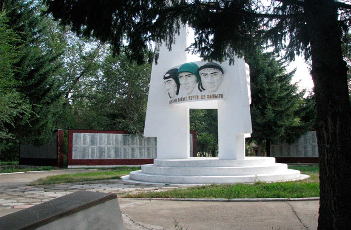 Ұлы Отан соғысы ардагерлеріне арналған ескерткіш, Зырян ауданы, Серебрянск қаласы