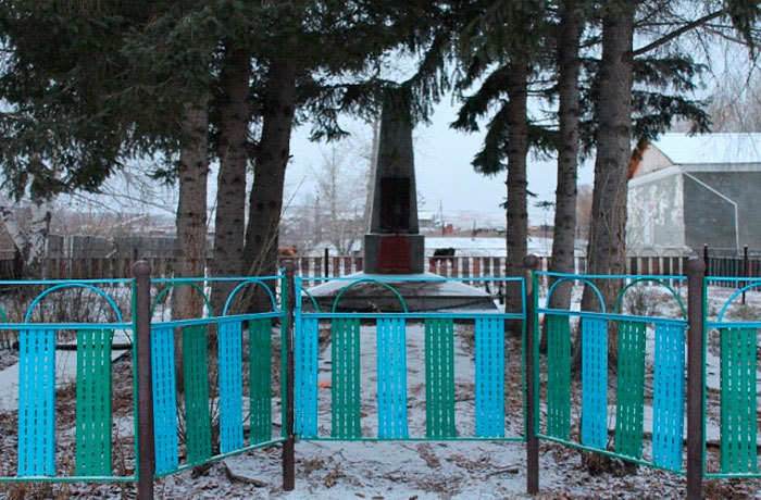 Ұлы Отан соғысы ардагерлеріне арналған ескерткіш, Зырян ауданы, Бородино ауылы