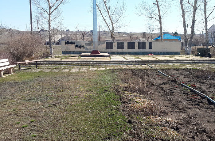 Ұлы Отан соғысында қаза болғандарға арналған ескерткіш, Ұлан ауданы, Привольное ауылы