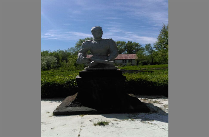 Ұлы Отан соғысында қаза болғандарға арналған ескерткіш, Үржар ауданы, Көкөзек ауылы