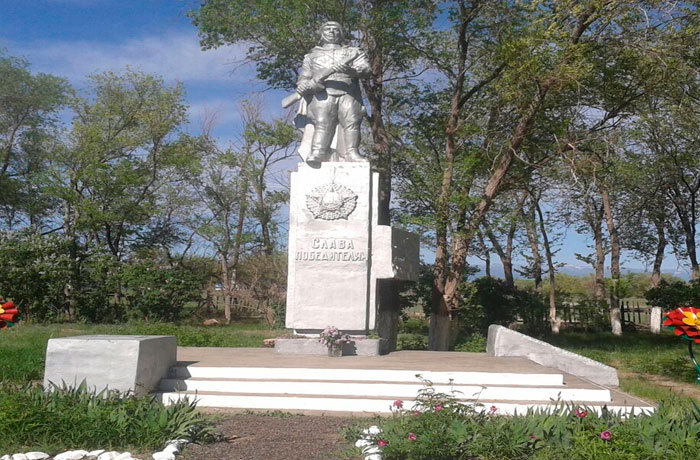 Ұлы Отан соғысында қаза болғандарға арналған ескерткіш, Үржар ауданы, Науалы ауылы
